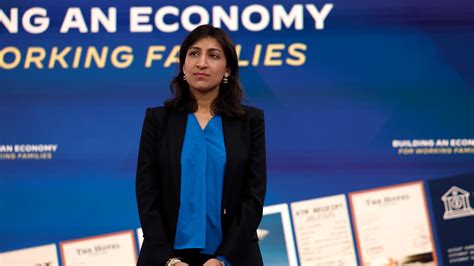 F­T­C­ ­b­a­ş­k­a­n­ı­ ­L­i­n­a­ ­K­h­a­n­,­ ­b­ü­y­ü­k­ ­t­e­k­n­o­l­o­j­i­y­i­ ­y­a­p­a­y­ ­z­e­k­a­ ­k­o­n­u­s­u­n­d­a­ ­u­y­a­r­ı­y­o­r­